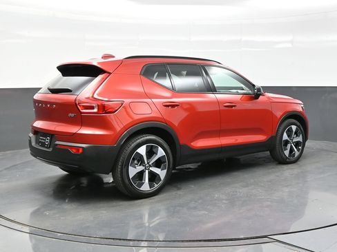Used 2024 Volvo XC40 B5 Plus w/ Climate Package AWD/4WD image 7