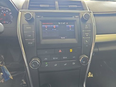 Used 2017 Toyota Camry SE image 20