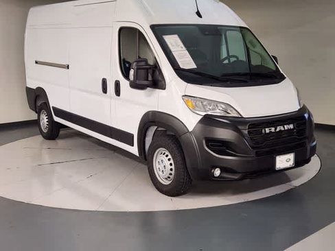 Used 2025 RAM ProMaster 2500 w/ Convenience Group FWD image 9