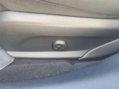 Used 2018 Mercedes-Benz E 300 4MATIC w/ Premium 1 Package image 16