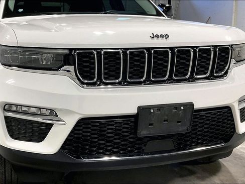 Used 2023 Jeep Grand Cherokee Limited image 37