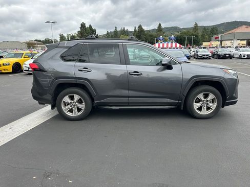 Used 2022 Toyota RAV4 XLE w/ Convenience Package image 7