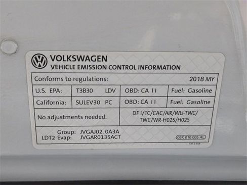Used 2018 Volkswagen Tiguan SE w/ Panoramic Sunroof Package image 28