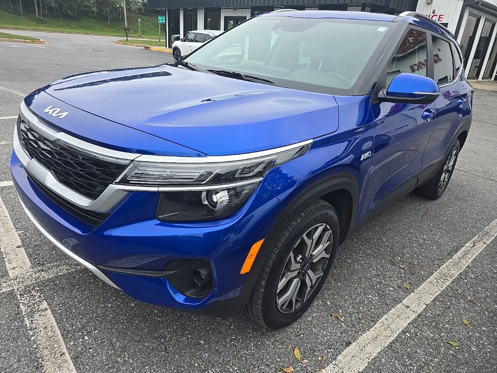 Certified 2022 Kia Seltos EX AWD/4WD image 1