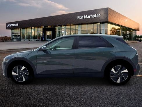 New 2025 Hyundai Ioniq 5 SE image 3