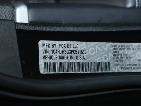 Used 2023 Jeep Grand Cherokee Limited w/ Luxury Tech Group II image 22