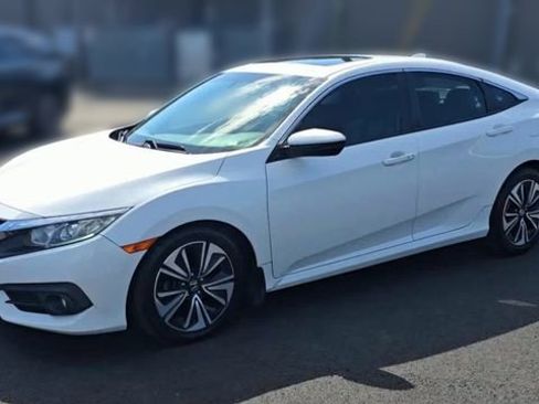 Used 2017 Honda Civic EX-T image 5