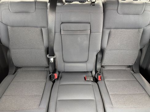 Used 2025 Ford Explorer Active AWD/4WD image 8