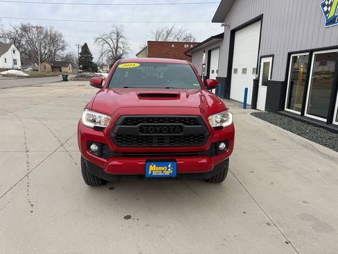 Used 2016 Toyota Tacoma SR5 image 2