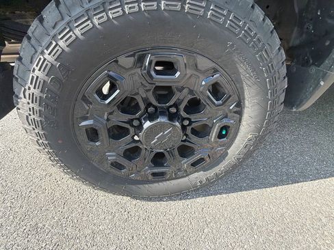 Used 2021 Chevrolet Silverado 2500 Custom w/ Custom Value Package AWD/4WD image 15