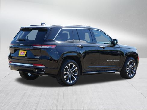 Used 2023 Jeep Grand Cherokee Overland w/ Luxury Tech Group IV AWD/4WD image 7