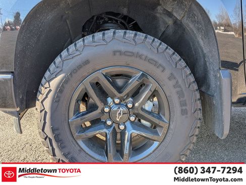 Used 2024 Chevrolet Silverado 1500 LT Trail Boss w/ Convenience Package II image 9