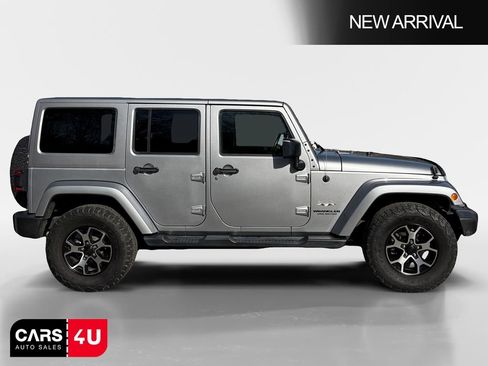 Used 2016 Jeep Wrangler Unlimited Sahara w/ Connectivity Group image 8