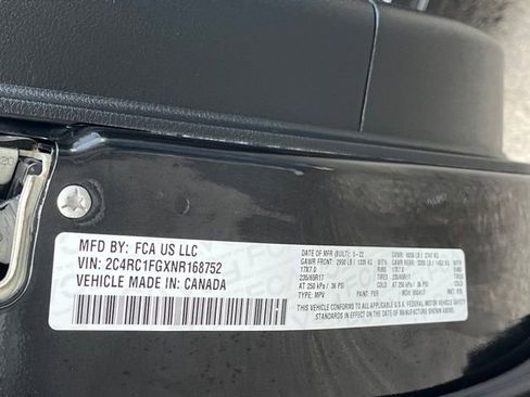 Used 2022 Chrysler Pacifica Touring FWD image 21
