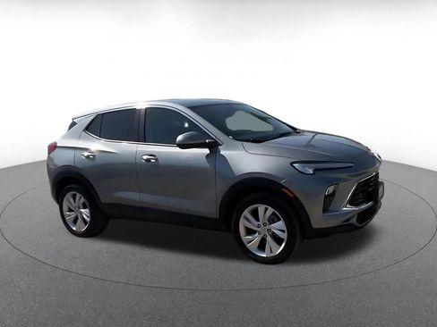 Used 2025 Buick Encore GX Preferred FWD image 2
