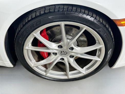 Used 2017 Porsche 911 Carrera 4S AWD/4WD image 10