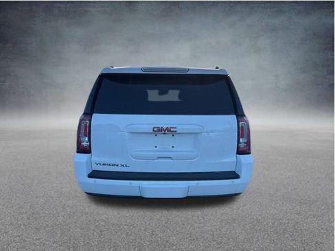 Used 2018 GMC Yukon XL SLT image 10