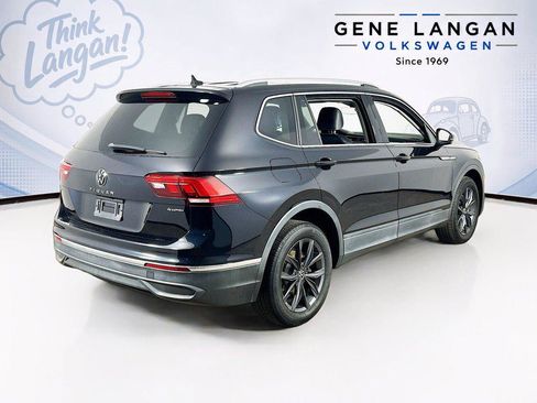 Used 2022 Volkswagen Tiguan SE w/ Panoramic Sunroof Package AWD/4WD image 5