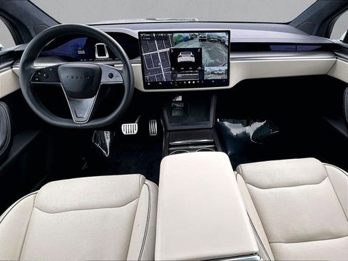 Used 2023 Tesla Model X Plaid image 13