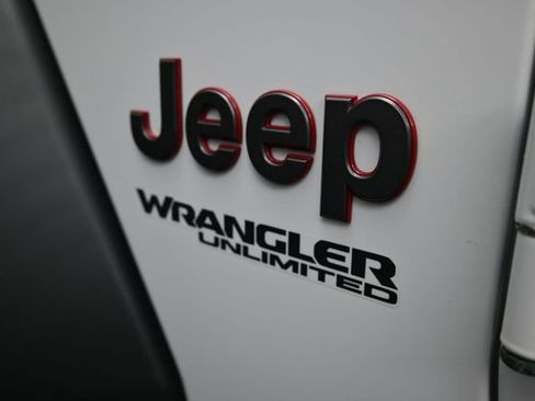 Used 2022 Jeep Wrangler Unlimited Rubicon AWD/4WD image 18