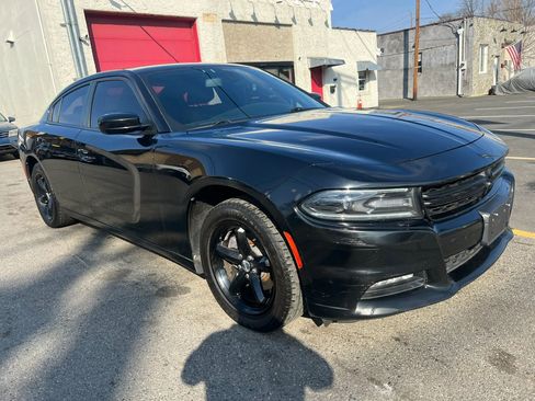 Used 2018 Dodge Charger SXT Plus image 3