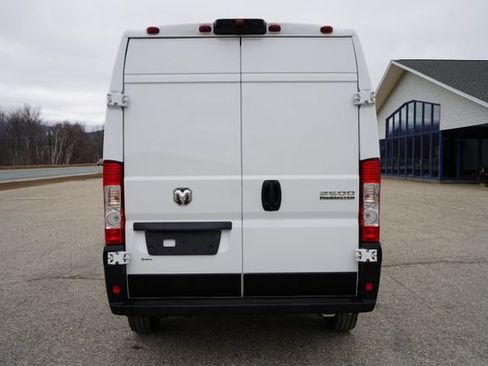 Used 2024 RAM ProMaster 2500 w/ Premium Convenience Group FWD image 6