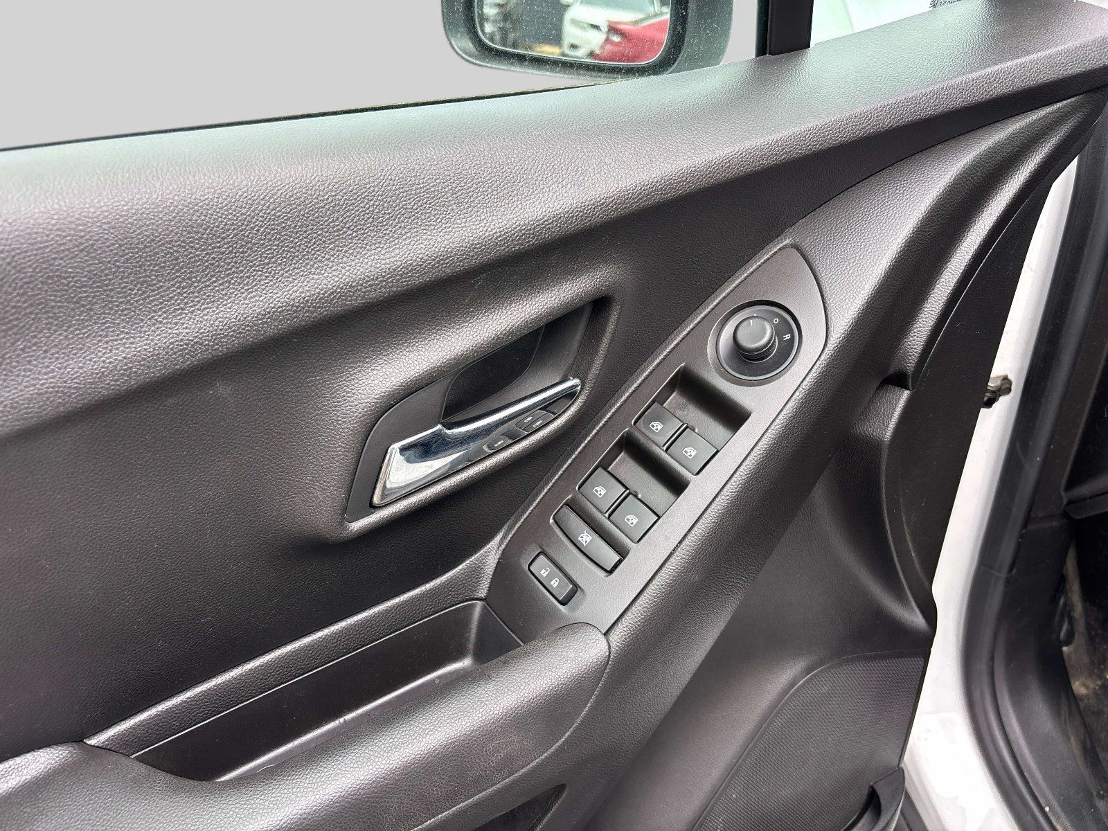 Used 2016 Chevrolet Trax LT w/ LT Convenience Package FWD image 14