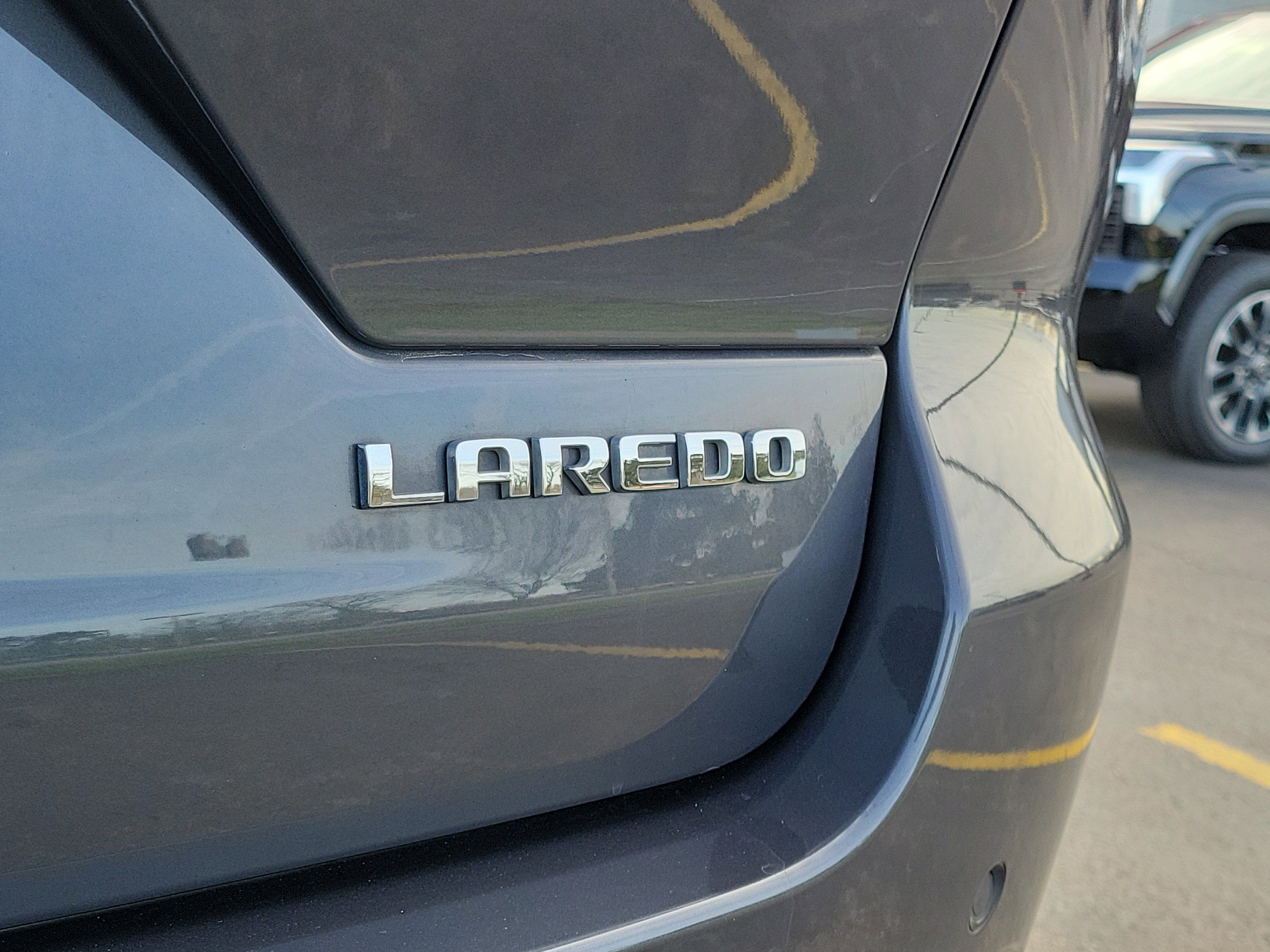 Used 2024 Jeep Grand Cherokee Laredo AWD/4WD image 7