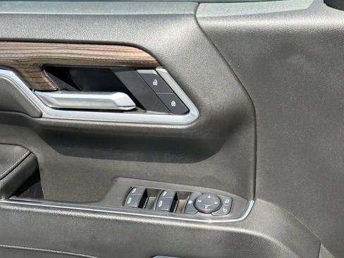 Used 2025 Chevrolet Silverado 1500 LT AWD/4WD image 28