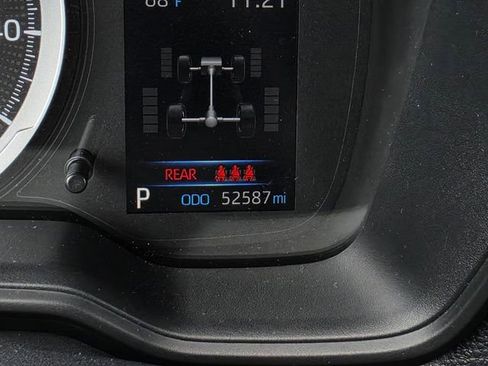 Used 2022 Toyota Corolla Cross LE AWD/4WD image 24