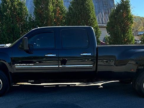 Used 2014 GMC Sierra 3500 Denali image 1