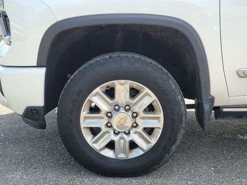Certified 2024 Chevrolet Silverado 2500 High Country w/ Technology Package AWD/4WD image 6