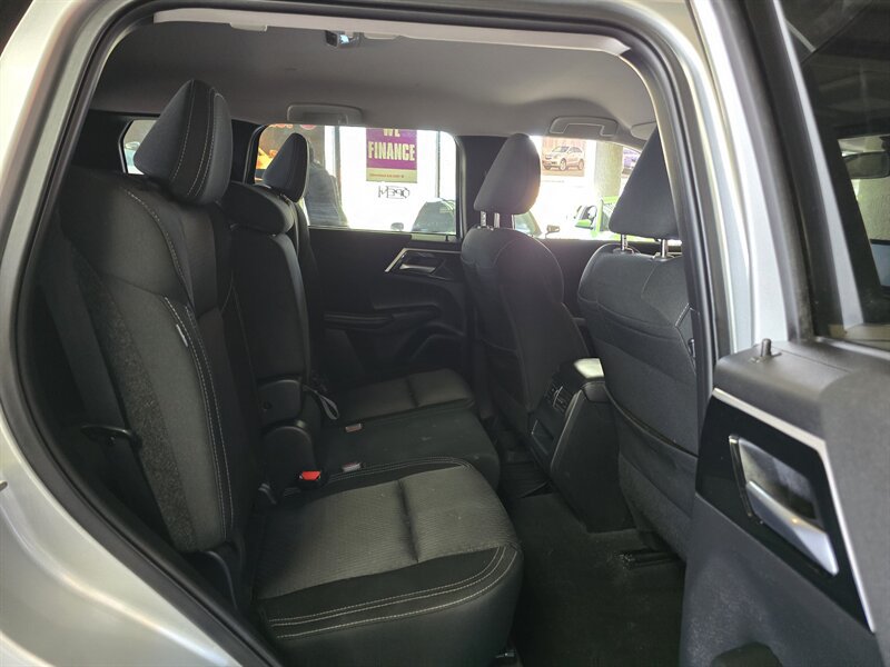 Used 2024 Mitsubishi Outlander ES FWD image 29