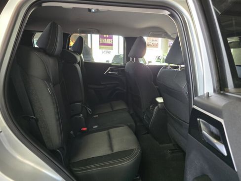 Used 2024 Mitsubishi Outlander ES image 29