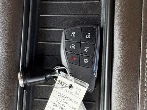 Used 2023 Chevrolet Tahoe Z71 AWD/4WD image 6