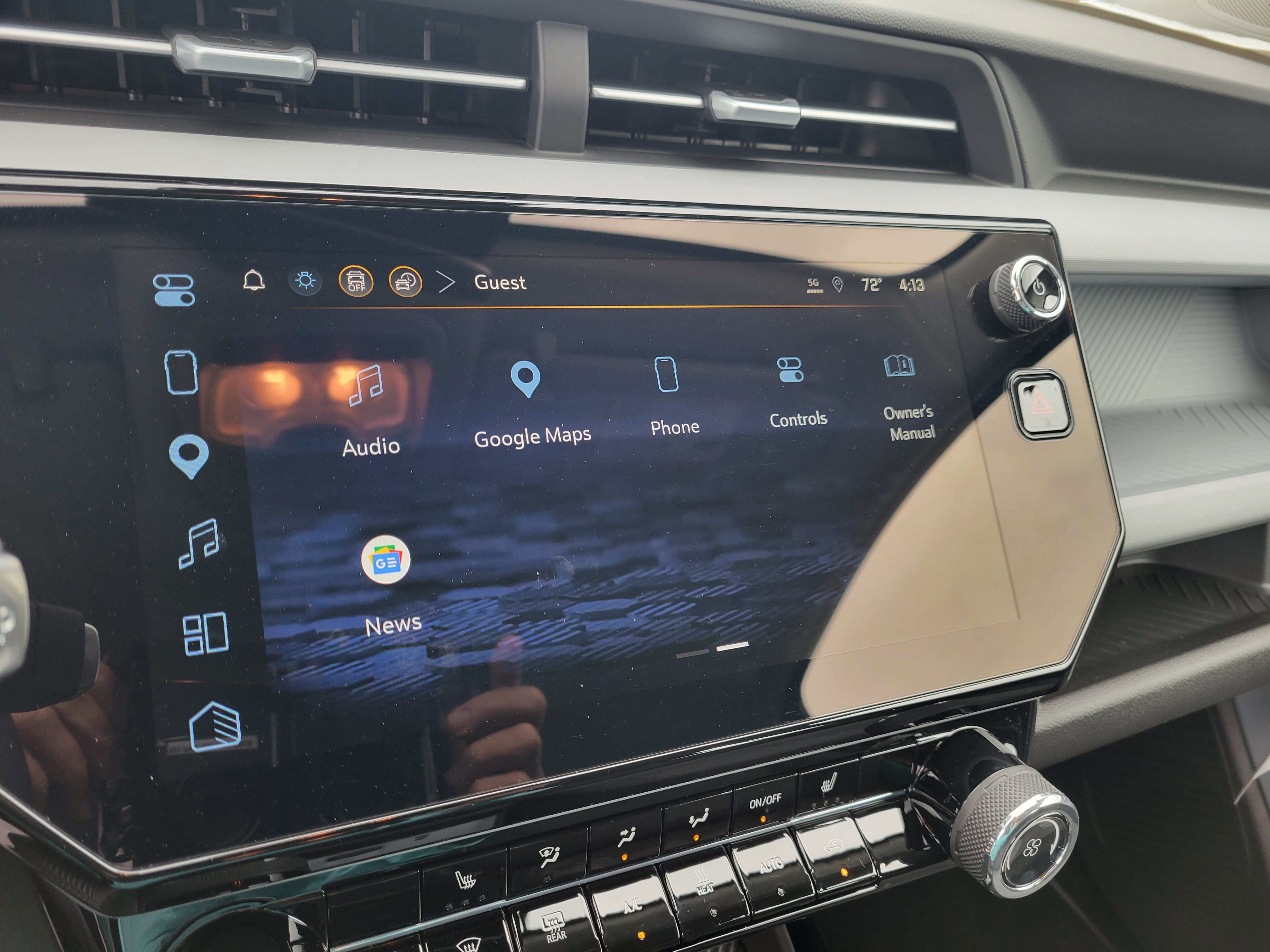 New 2027 Chevrolet Bolt LT w/ Comfort Package FWD image 19