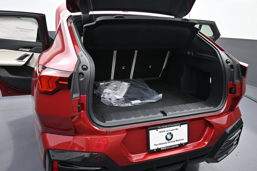 New 2026 BMW X2 xDrive28i w/ Technology Package AWD/4WD image 17