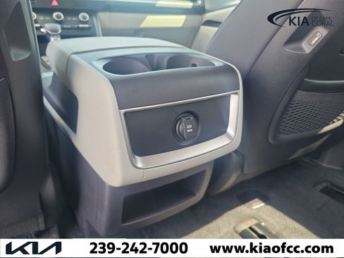 Certified 2023 Kia Carnival LX FWD image 15