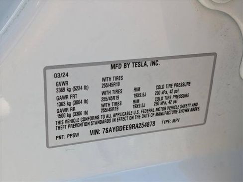 Used 2024 Tesla Model Y Long Range AWD/4WD image 22