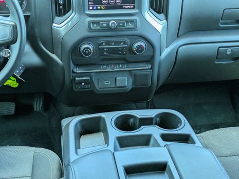 Used 2020 Chevrolet Silverado 2500 Custom w/ Custom Value Package AWD/4WD image 19