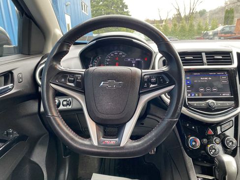 Used 2020 Chevrolet Sonic LT w/ Convenience Package image 16