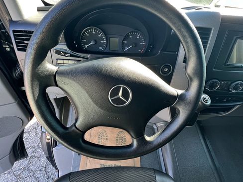 Used 2016 Mercedes-Benz Sprinter 2500 image 9