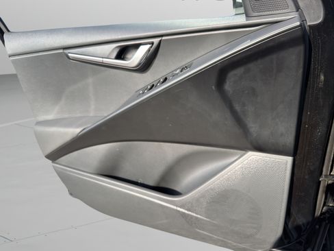 Certified 2025 Kia Niro LX FWD image 23