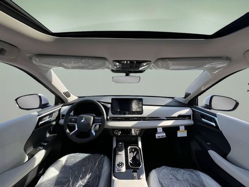 New 2026 Mitsubishi Outlander SE AWD/4WD image 15