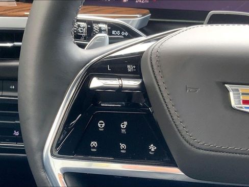 Certified 2025 Cadillac Escalade Sport Platinum AWD/4WD image 19