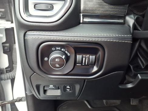 Used 2023 RAM 1500 Limited AWD/4WD image 16