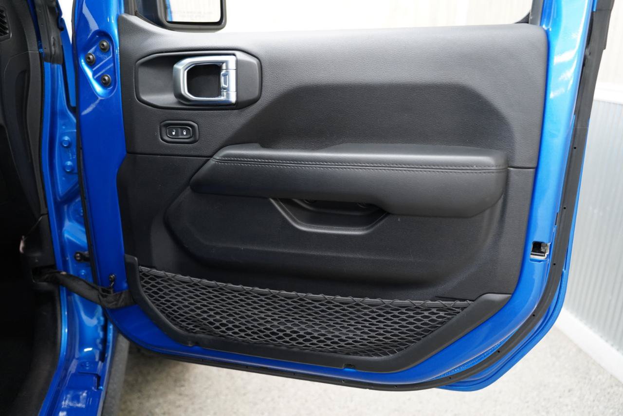 Used 2021 Jeep Wrangler Unlimited Sahara AWD/4WD image 31
