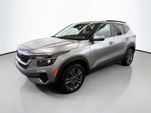 Used 2023 Kia Seltos S w/ Navigation Package image 5