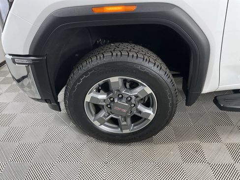 Used 2025 GMC Sierra 2500 SLT image 32