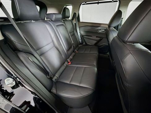 Used 2021 Nissan Rogue SV w/ Premium Package image 27